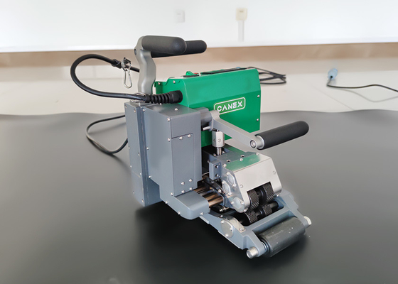 এইচডিপিই জিওমেমব্রেন হট উইজ মেশিন 220V 2400W 1.0-4.0mm পিপি পুকুর লিনার