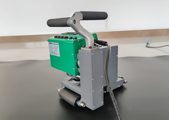 এইচডিপিই জিওমেমব্রেন হট উইজ মেশিন 220V 2400W 1.0-4.0mm পিপি পুকুর লিনার